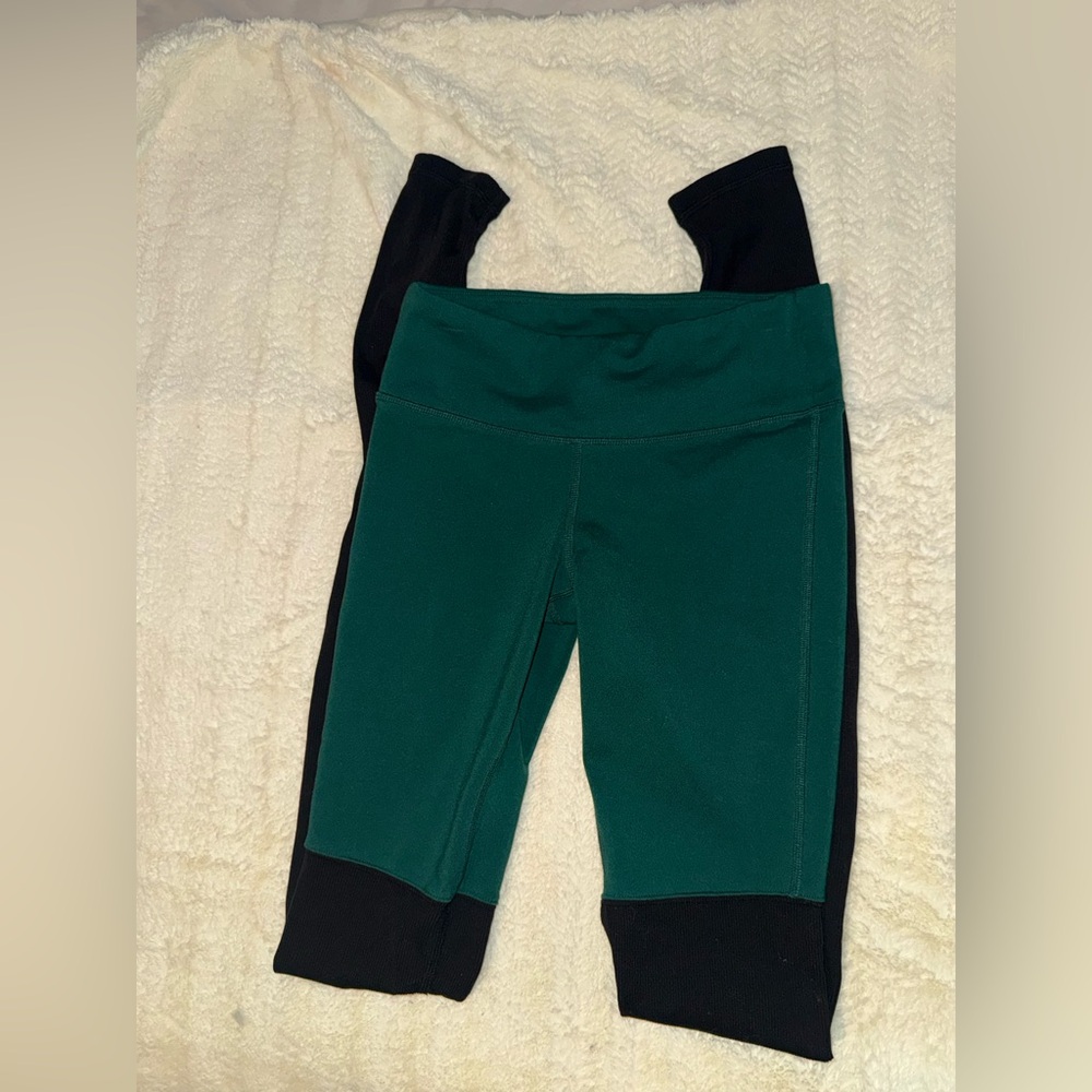 ALO Yoga Green and Black Leggings